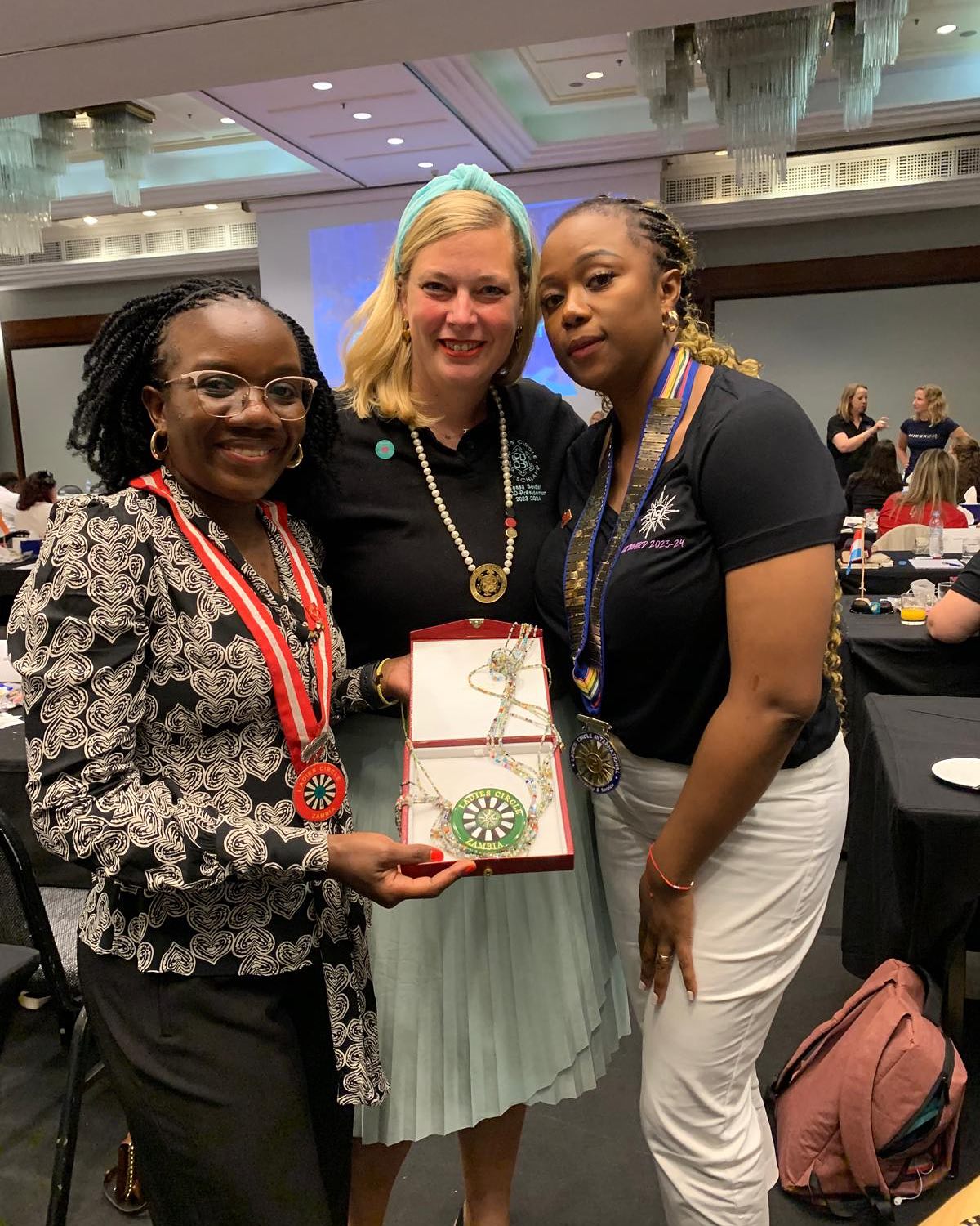 ladiescircledeutschland 1739264700 3565159391995073131 8610950489